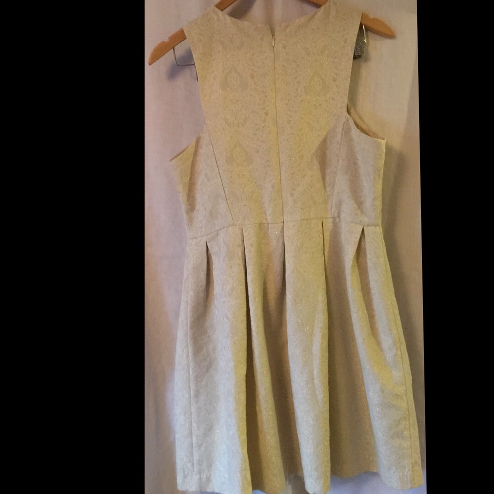 Dress - Picture 2 of 3